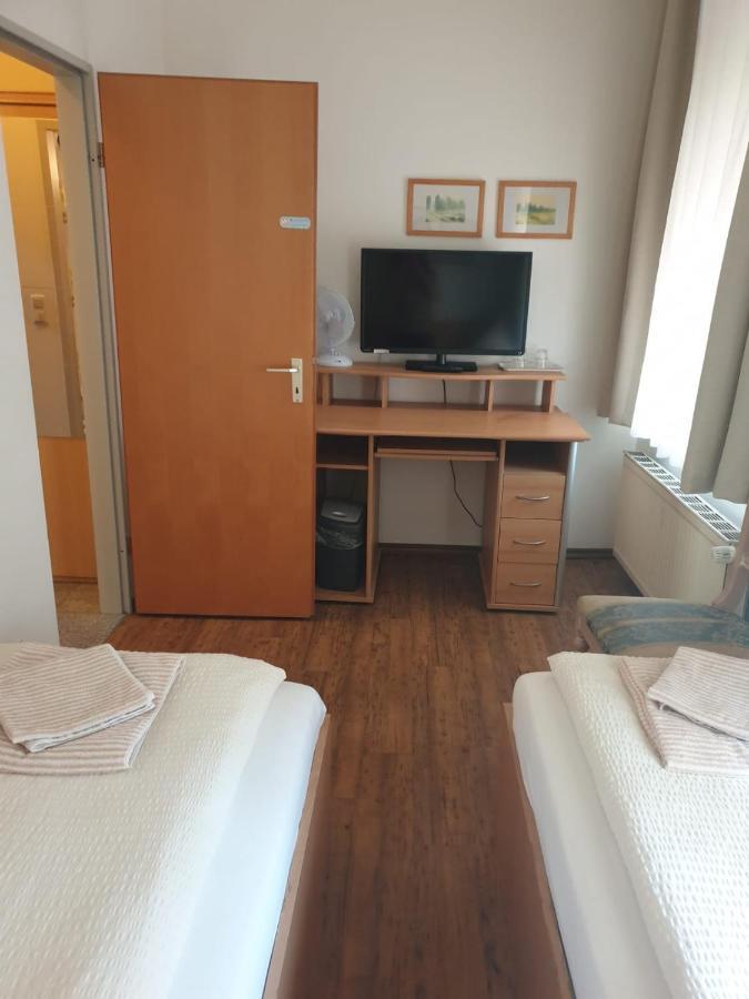 Hotel Am Freihafen Duisburgo Esterno foto