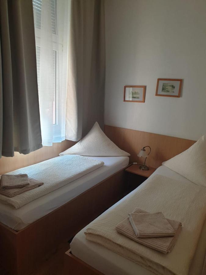 Hotel Am Freihafen Duisburgo Esterno foto