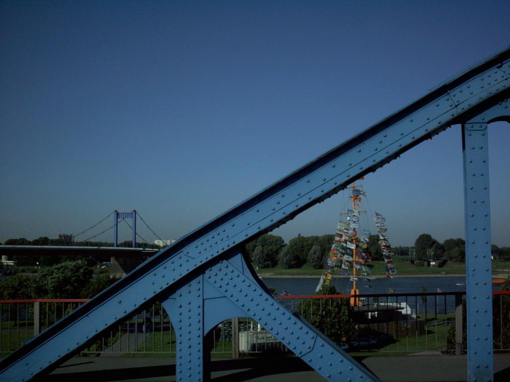Hotel Am Freihafen Duisburgo Esterno foto