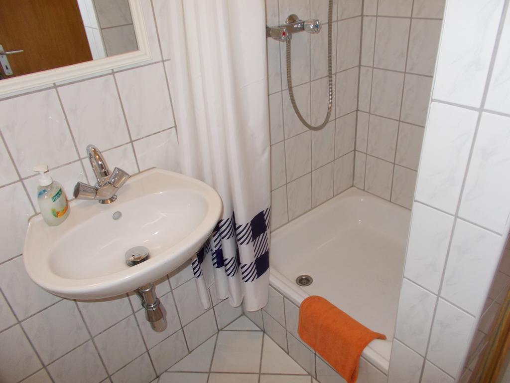 Hotel Am Freihafen Duisburgo Esterno foto